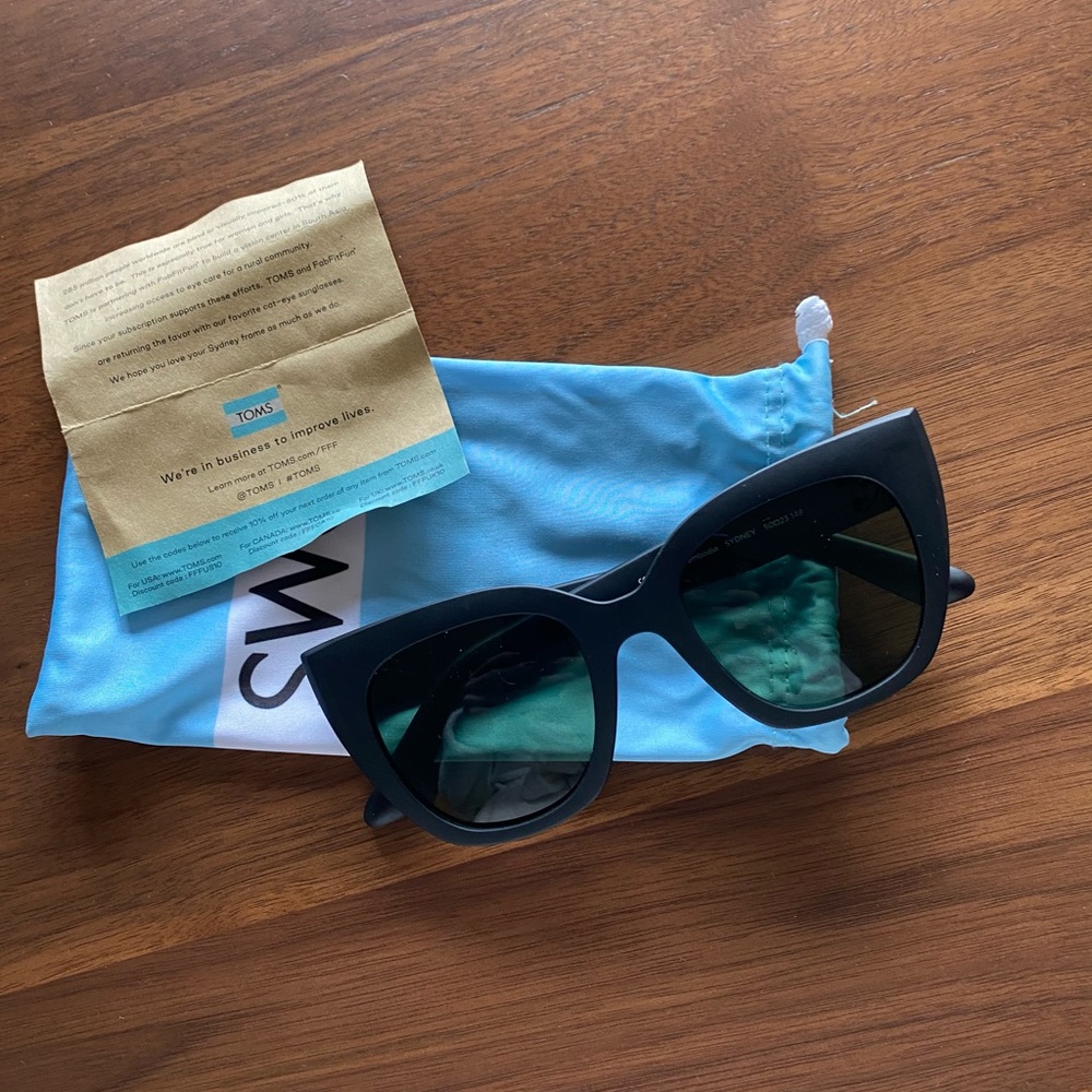 TOMS Women’s sunglasses